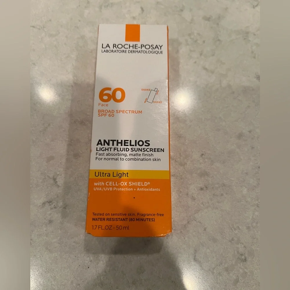 La Roche-Posay Anthelios Light Fluid Sunscreen SPF 60  New